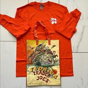 N EW TRADER JOE’s long sleeve Tee with reuseable grocery bag